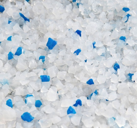 Наполнитель силикагелевый "Чистый котик" колотый с синими включениями, 50 л/20 кг